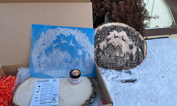 Christmas Gift Set - Santa flying over village - Torch Paste